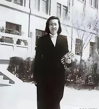 17年人间蒸发！北大才女隐姓埋名，戈壁滩里藏着中国核武的惊天秘密
 
1961年