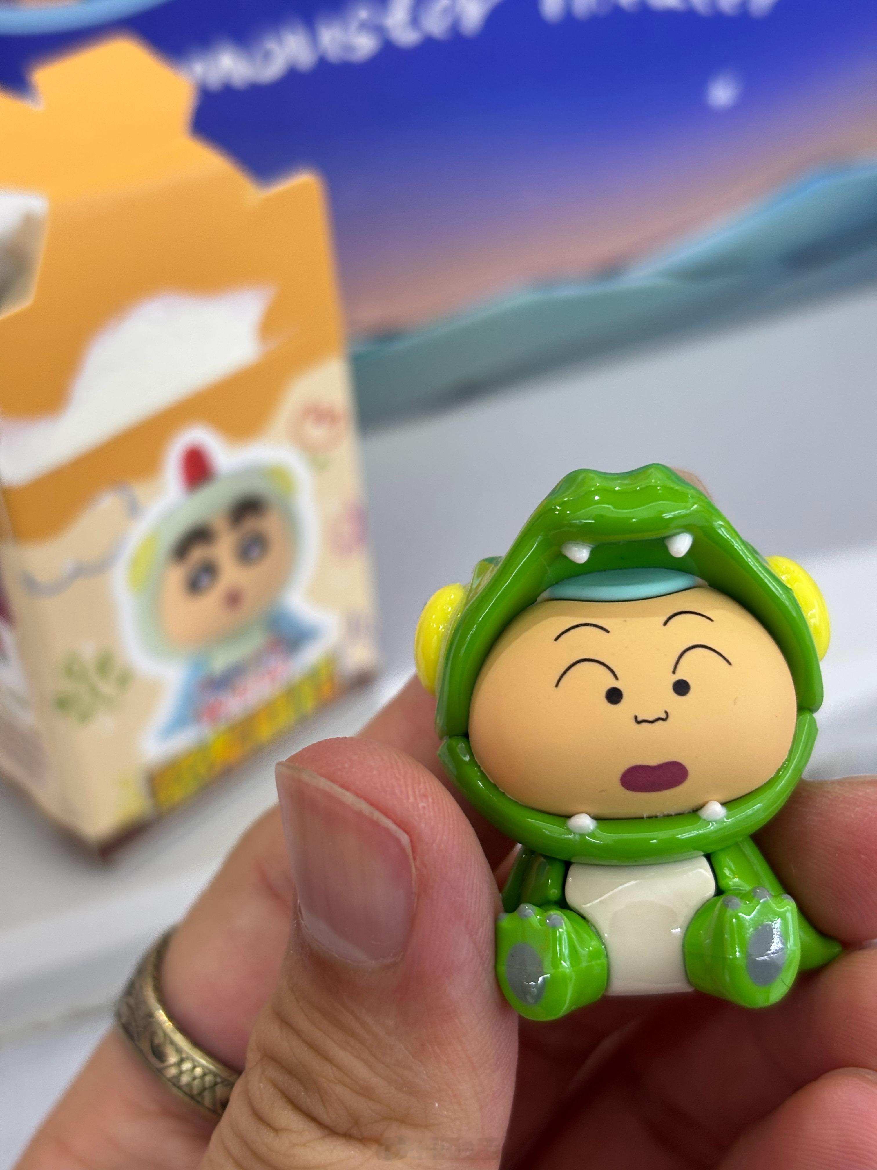 开开心心抽个盲盒，我想过无数可能性，可以是小新可以是小白，甚至是恐龙，但竟然是正