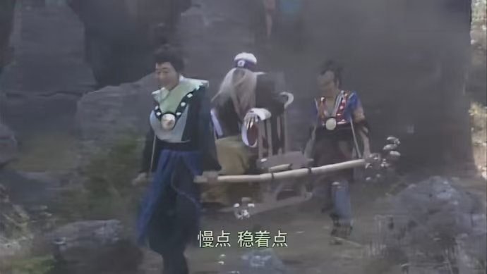 翟潇闻沈月 精细鬼与伶俐虫 中餐厅 翟潇闻和沈月抬桌子，这不就是西游记里的精细鬼
