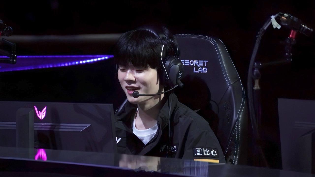笑容好治愈的驼[抱一抱]

©suhorin_
#2024LCK##英雄联盟##