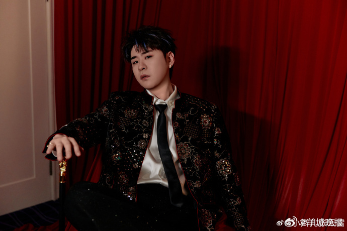 【内娱明星营业神图，你pick谁？】内娱多位明星在月末集中营业，引发粉丝热议。整