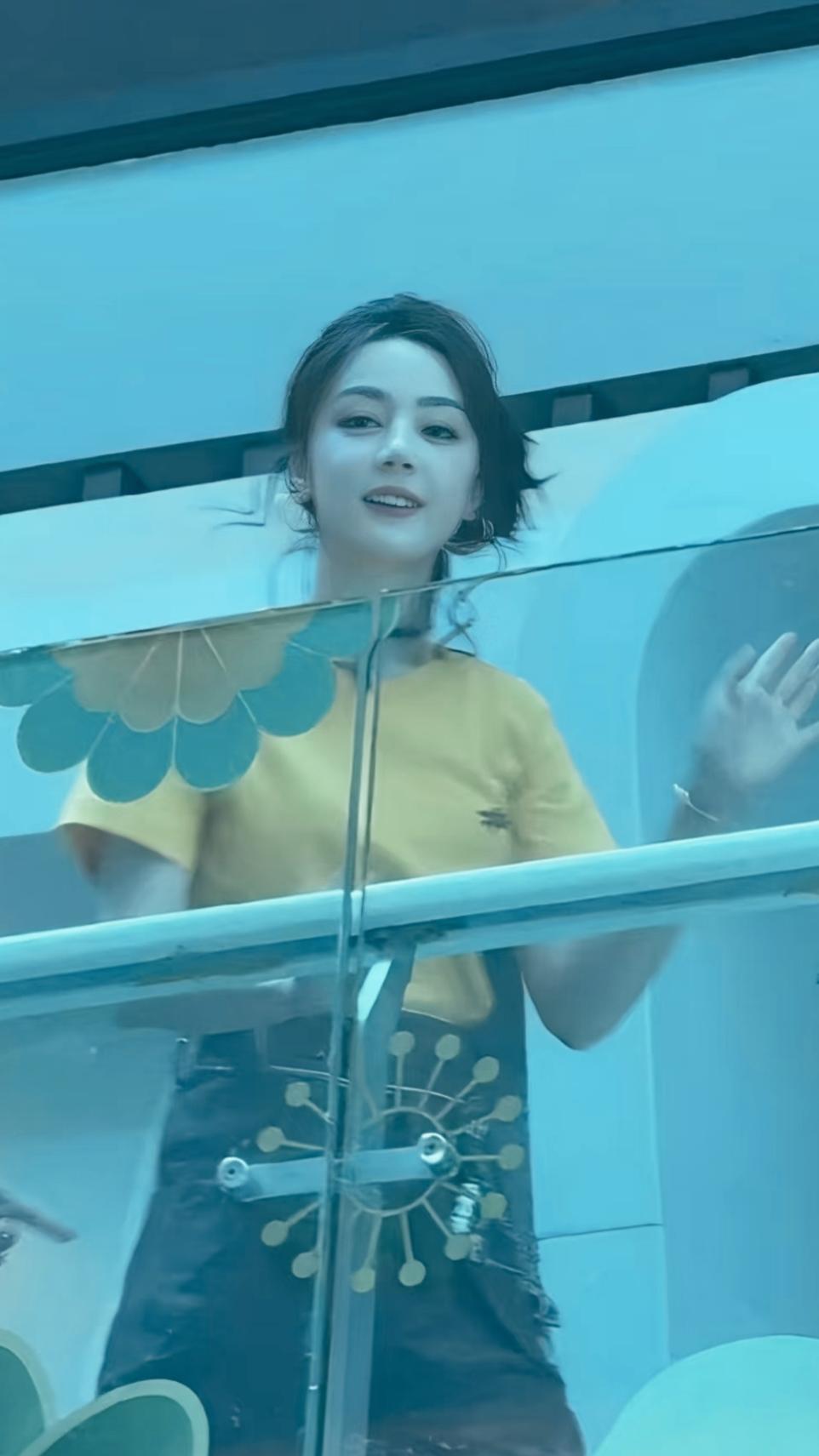 老婆小巴功夫女足电影广州路演，向我招手打招呼。当然，是臆想的。追星成功！广州