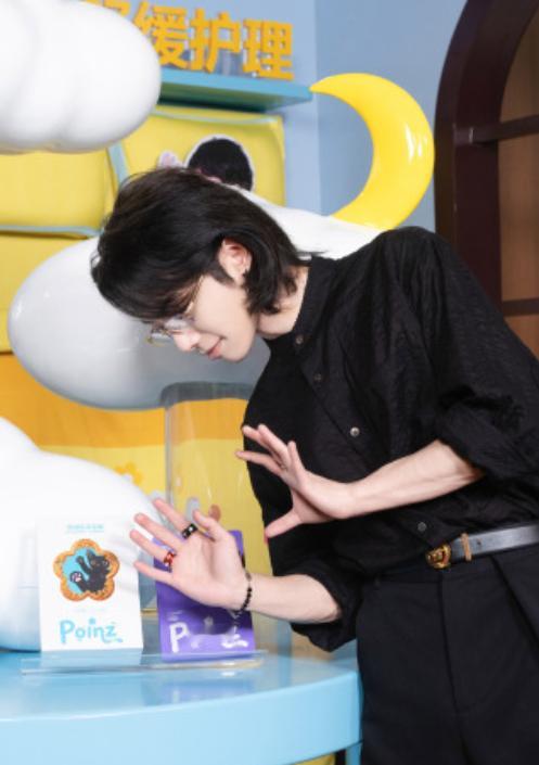小图看以为宝宝扎了个小丸子 