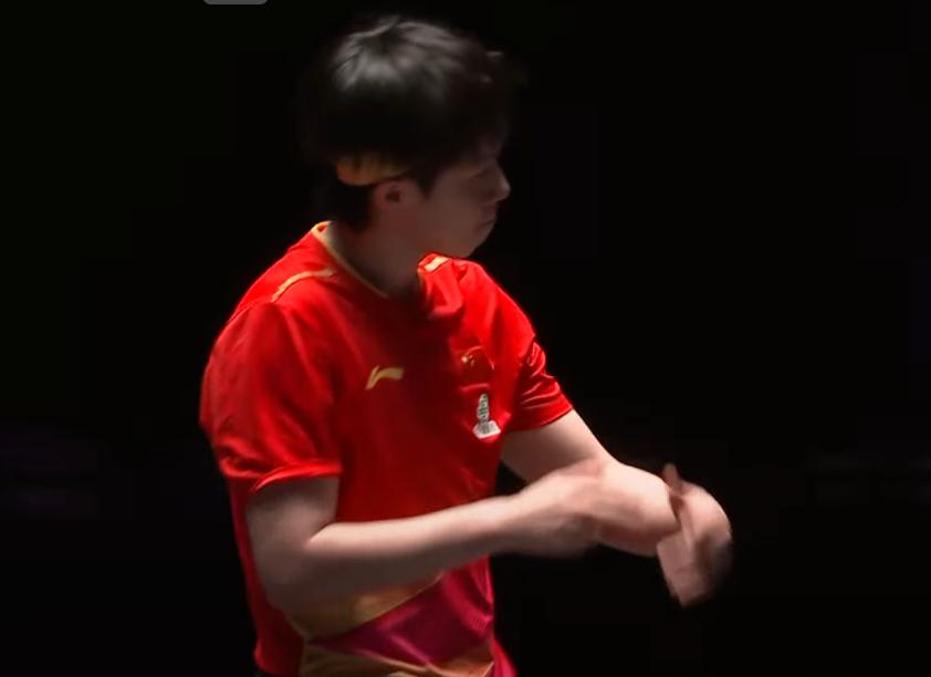 王楚钦赢了，3:1赢了松岛！

第一局
两人打的非常激烈，
王楚钦11:9拿下