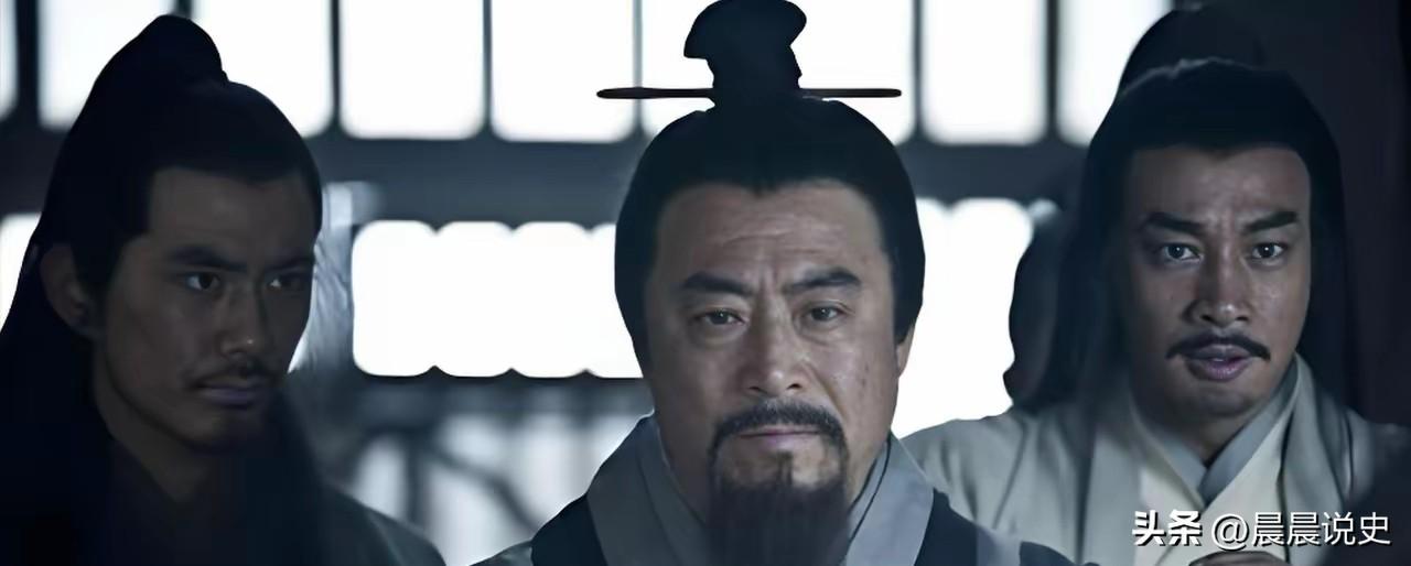 公元前202年，刘邦一统天下，下令甄别楚军降将，结果项羽的亲叔叔项伯被带到了大帐