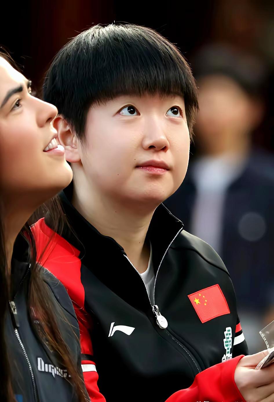 【迪亚兹的赛场与生活双面魅力】这个辣妹的独特气质，是运动活力与松弛感的完美结合。