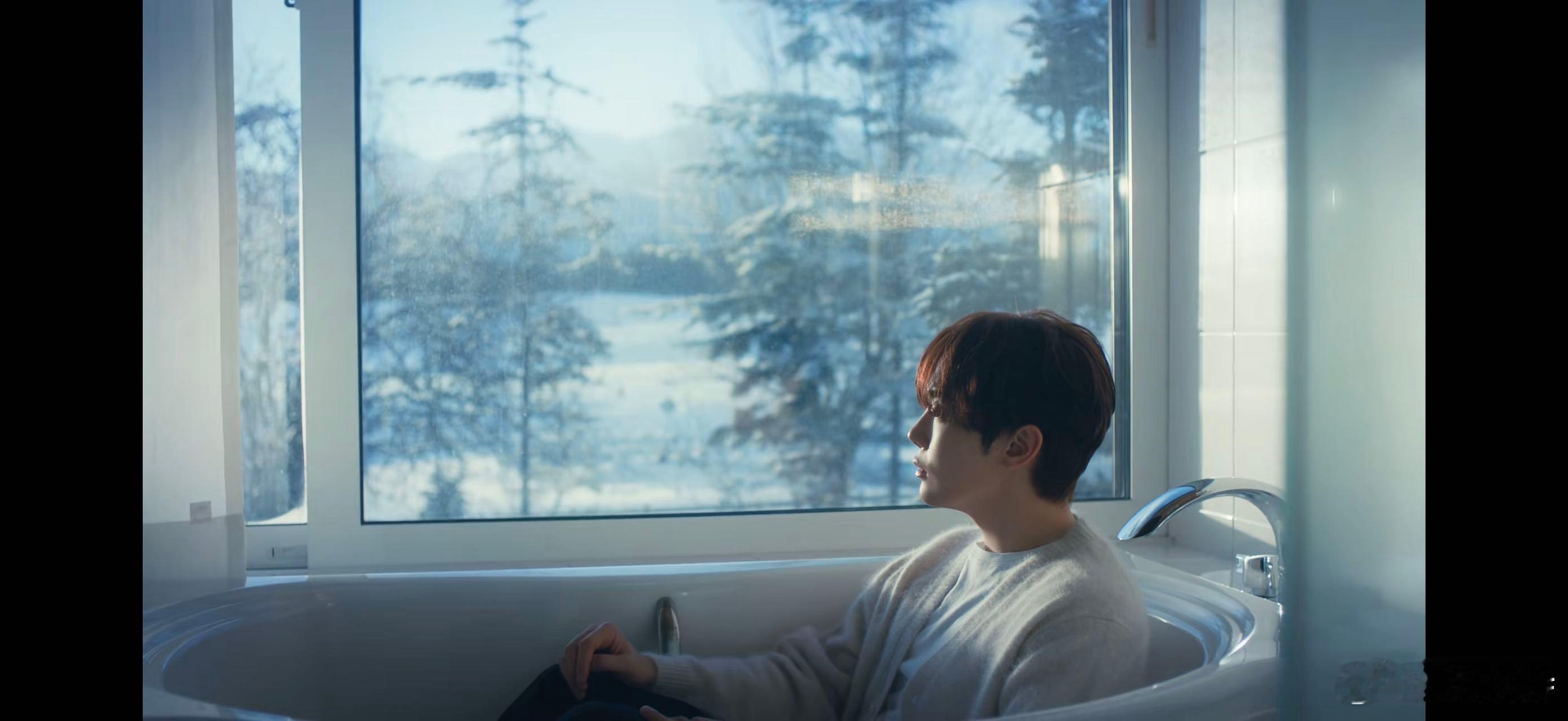 李硕珉夫胜宽MV每一帧都是壁纸李硕珉夫胜宽这版MV太绝了！雪景画面每一帧都像精心