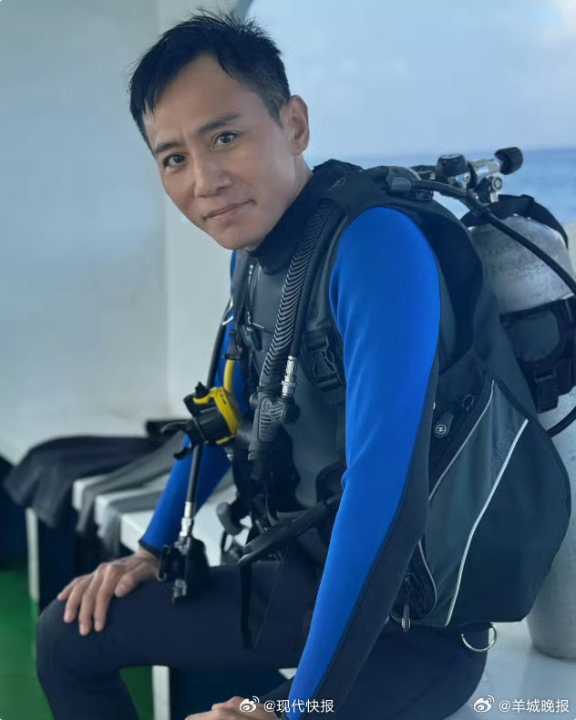 #刘烨生日安娜甜蜜告白#【#刘烨一家四口温馨同框#】3月23日，生日当天，妻子安