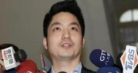 台北市市长、蒋介石的曾孙蒋万安直接把话撂下了！他当着媒体的面斩钉截铁地表示，自己
