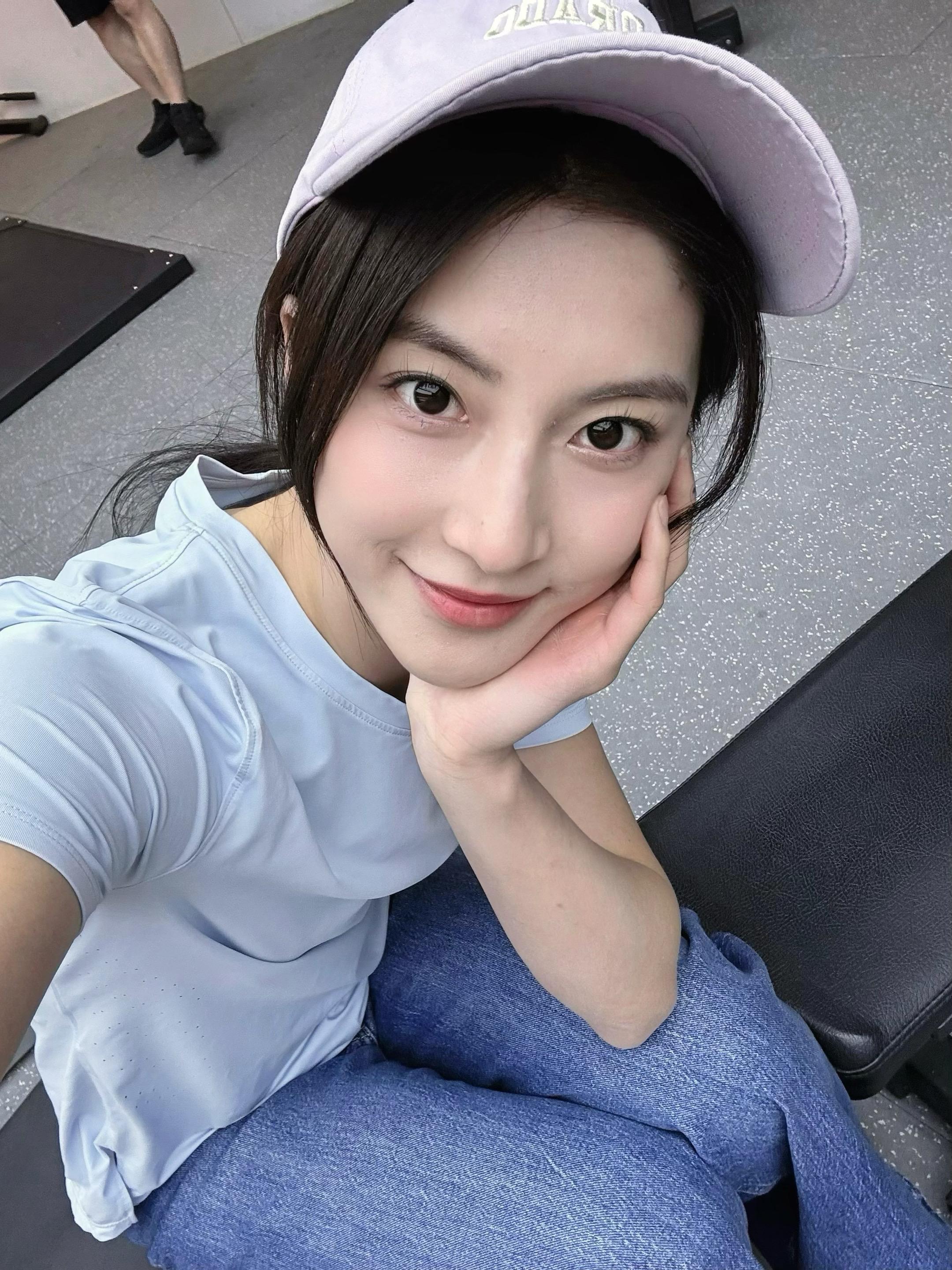 健身plog｜牛仔裤爱好者。这个水好好喝！不是广！