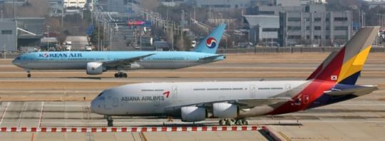【韩国航空公司大幅缩减赴华航班】

韩国各大航空公司将在今年10月末之前中断部分