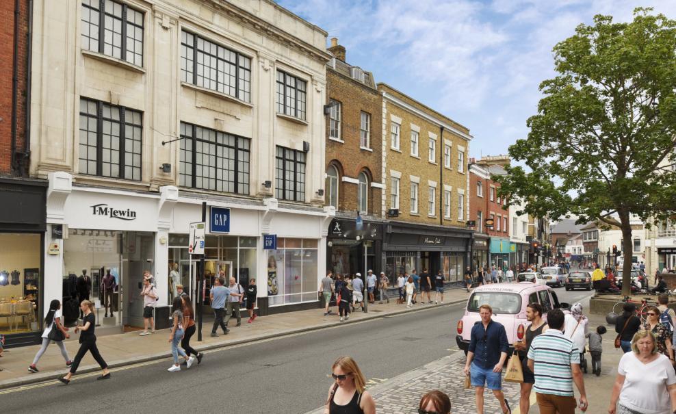 这个国家曾经统治着半个世界，现在却负债累累，其他发达国家也面临着类似的问题。
 