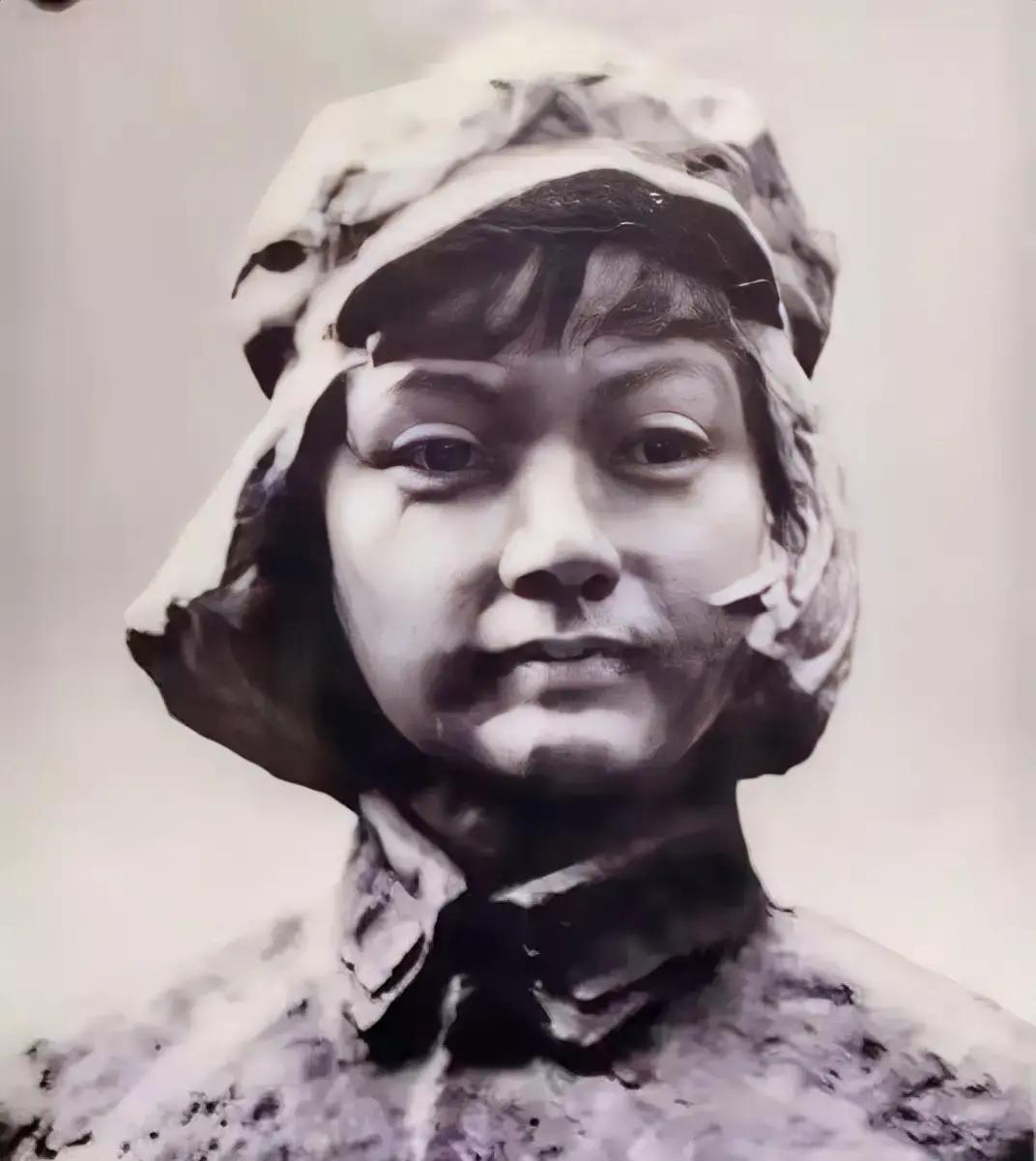 1929年，朱德正和妻子睡觉，突然十几个敌兵破门而入，大喊：“谁是朱德！”危急时