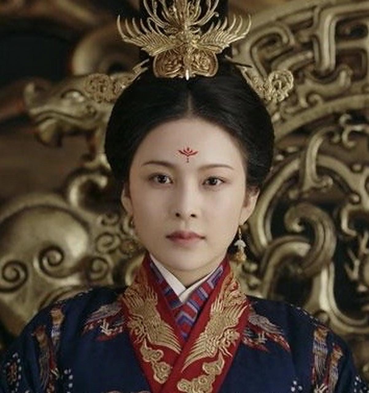 [微风]公元982年，宋太宗发现儿子赵恒突然骨瘦如柴。调查后发现他府中藏着一位来