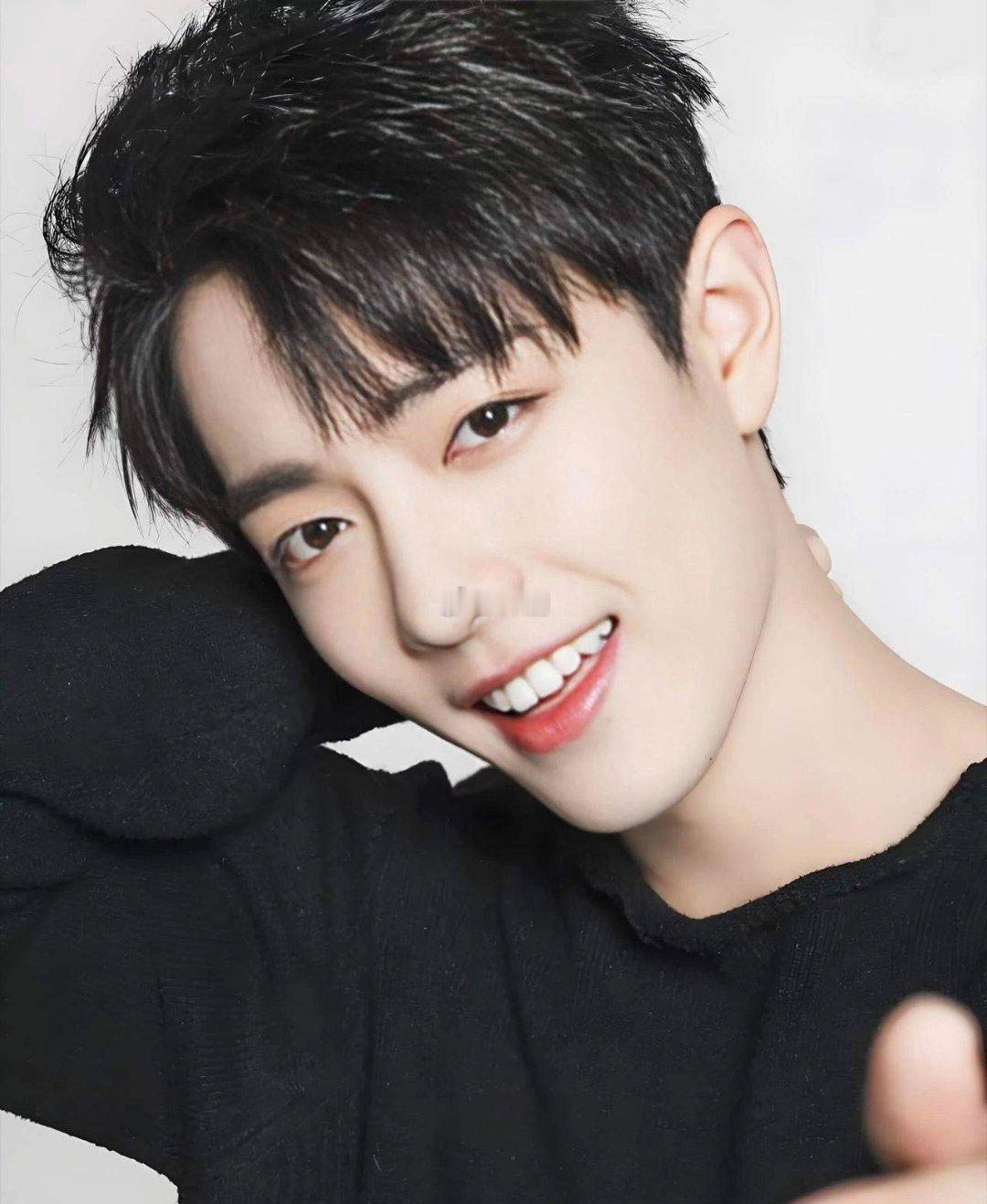 广电年鉴的名单里，竟然同时出现了肖战和杨幂。肖战的《藏海传》直接登顶年度剧王，杨