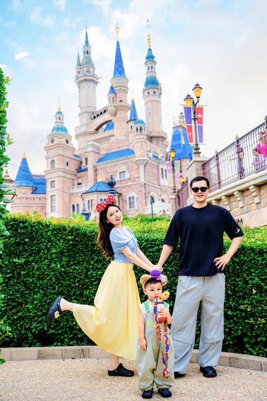 迪士尼亲子跟拍‖一家三口幸福的亲子照