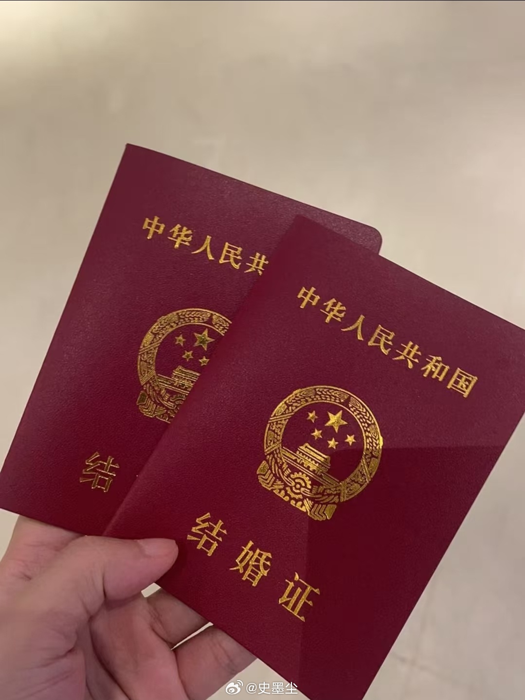 建议推广农村不超过2万彩礼 刚完婚一年半，彩礼12.8万（借的）然后小孩满月媳妇