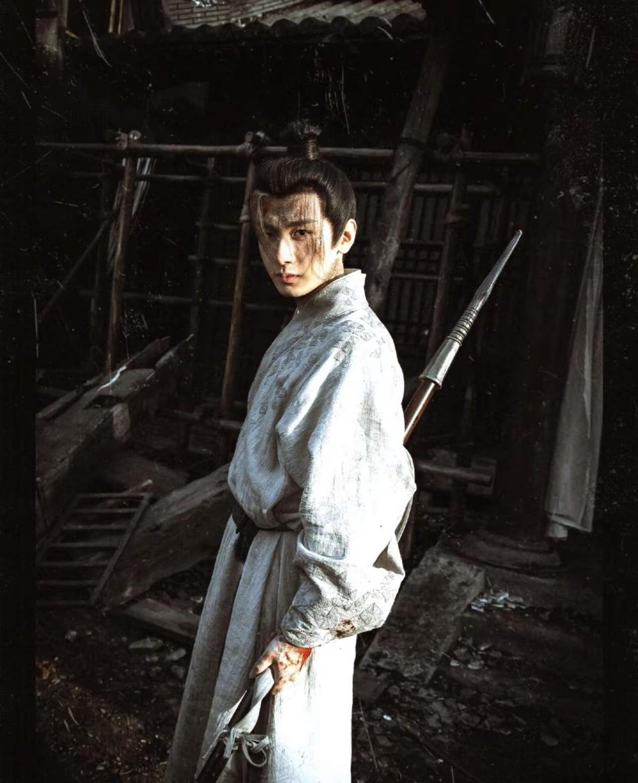 一个关于由成毅饰演的朱瞻基太子殿下，如何从一个锦衣玉食的太子落难蜕变为一个敢担重