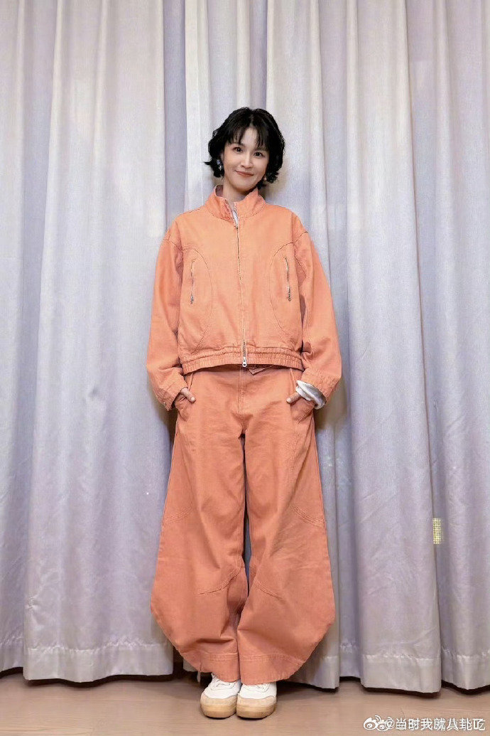 曾沛慈热度值破20万 初舞台唱响《一个人想着一个人》，谁的青春回来了曾沛慈 断层