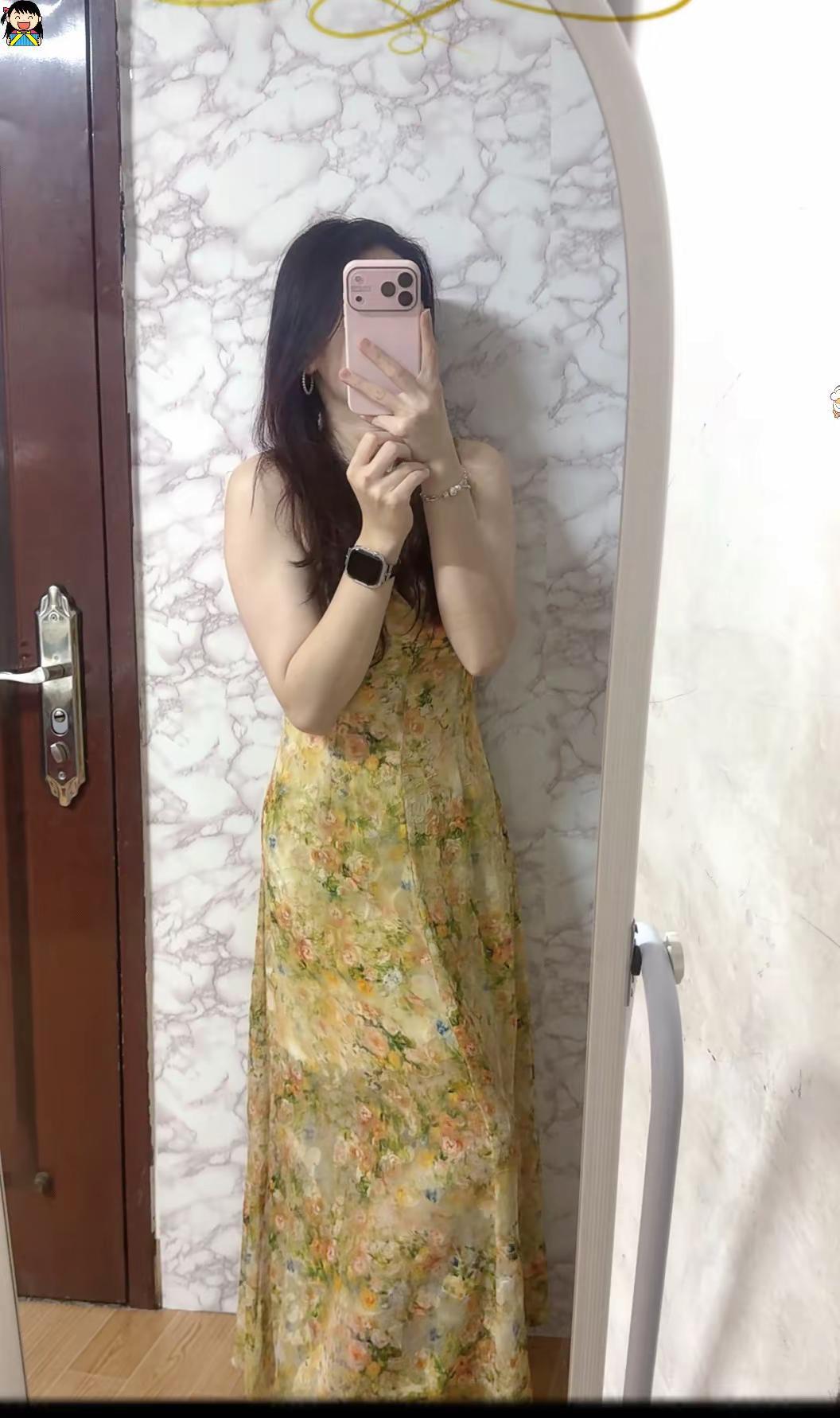 当年穿上碎花裙，却没选择polo衫，如今看上polo衫，却错过了碎花裙的年纪，现