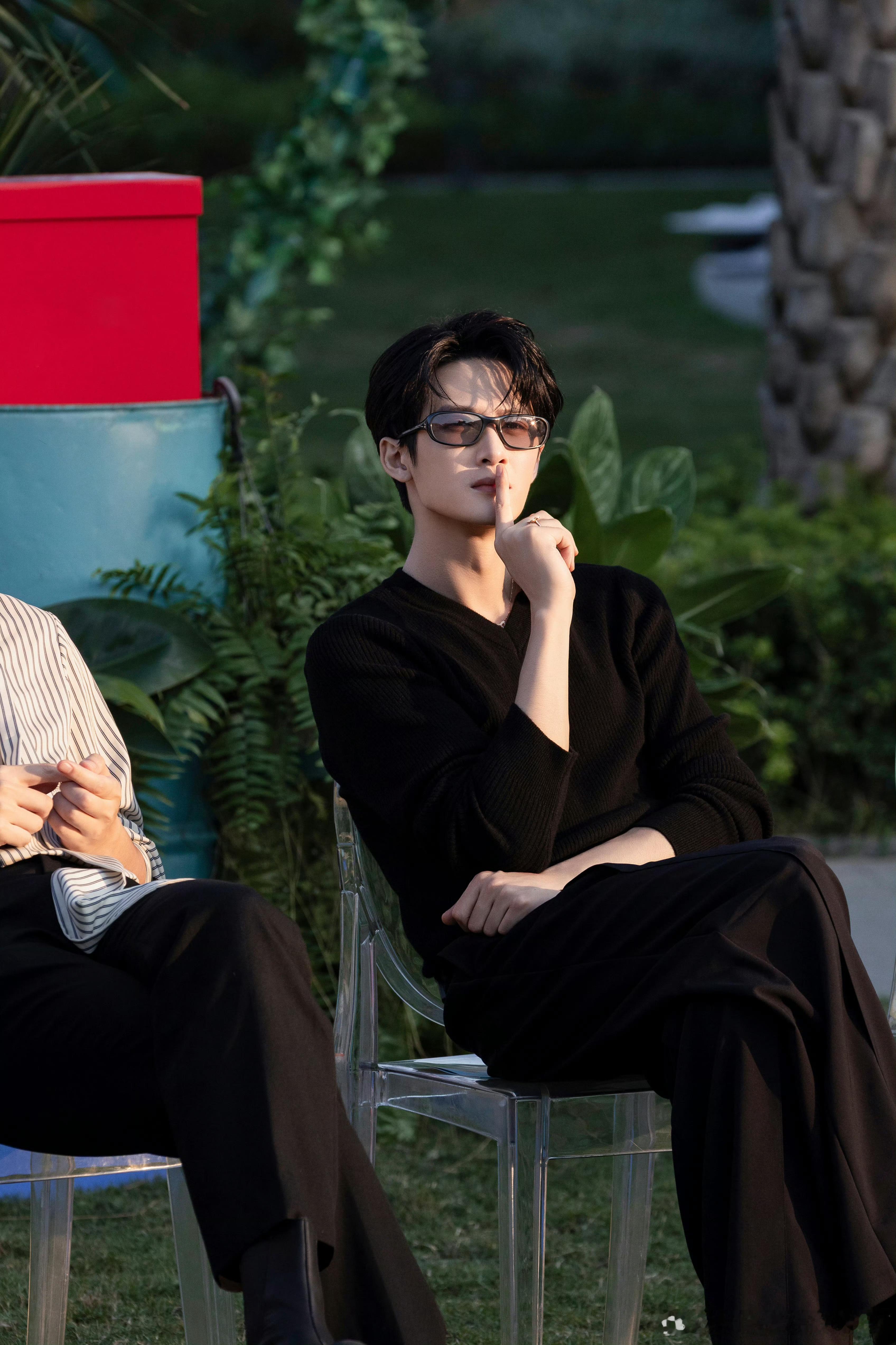 zjh家长呢我想问一下你家孩子对我老公做了什么。 