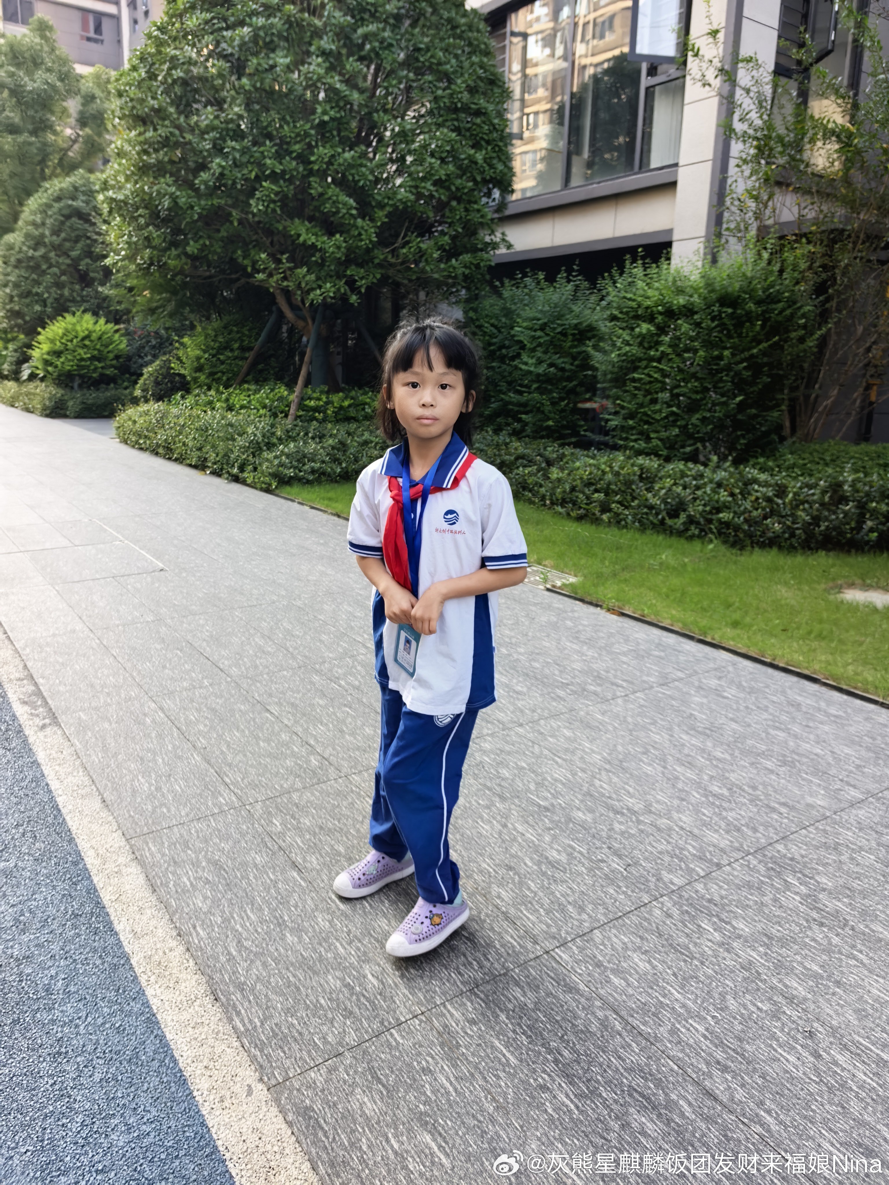 团今天睡醒刘海飞起[笑cry][笑cry][笑cry]给她卷个空气刘海[耶]小小