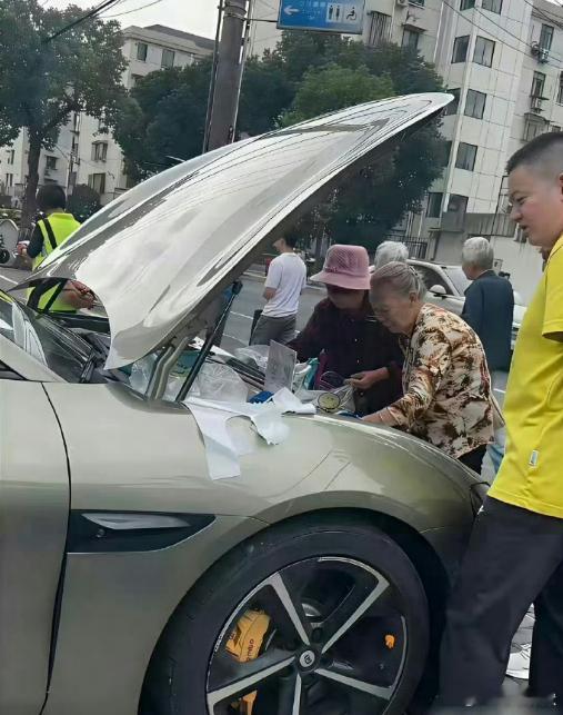 雷军要是看到这一幕，也欣慰了吧，终于有人懂他了 