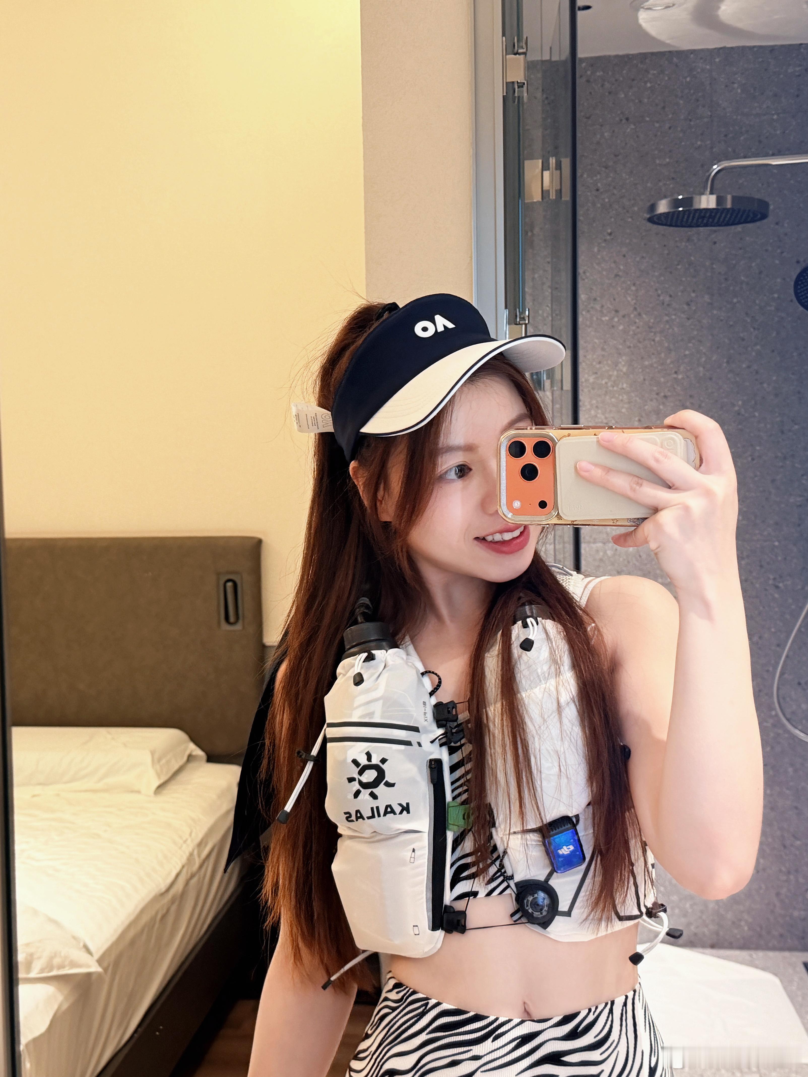 早吖，家人们~准备去公益徒步啦！！！感觉我穿的像“炸碉堡”似的