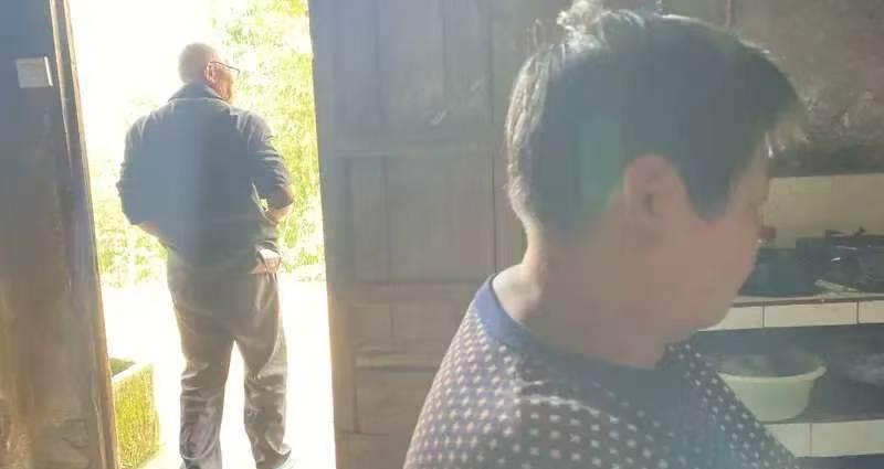 贵州42岁男子被妻子打了一巴掌后，10年不说话，不离婚，仍同床共枕

十年前，陈