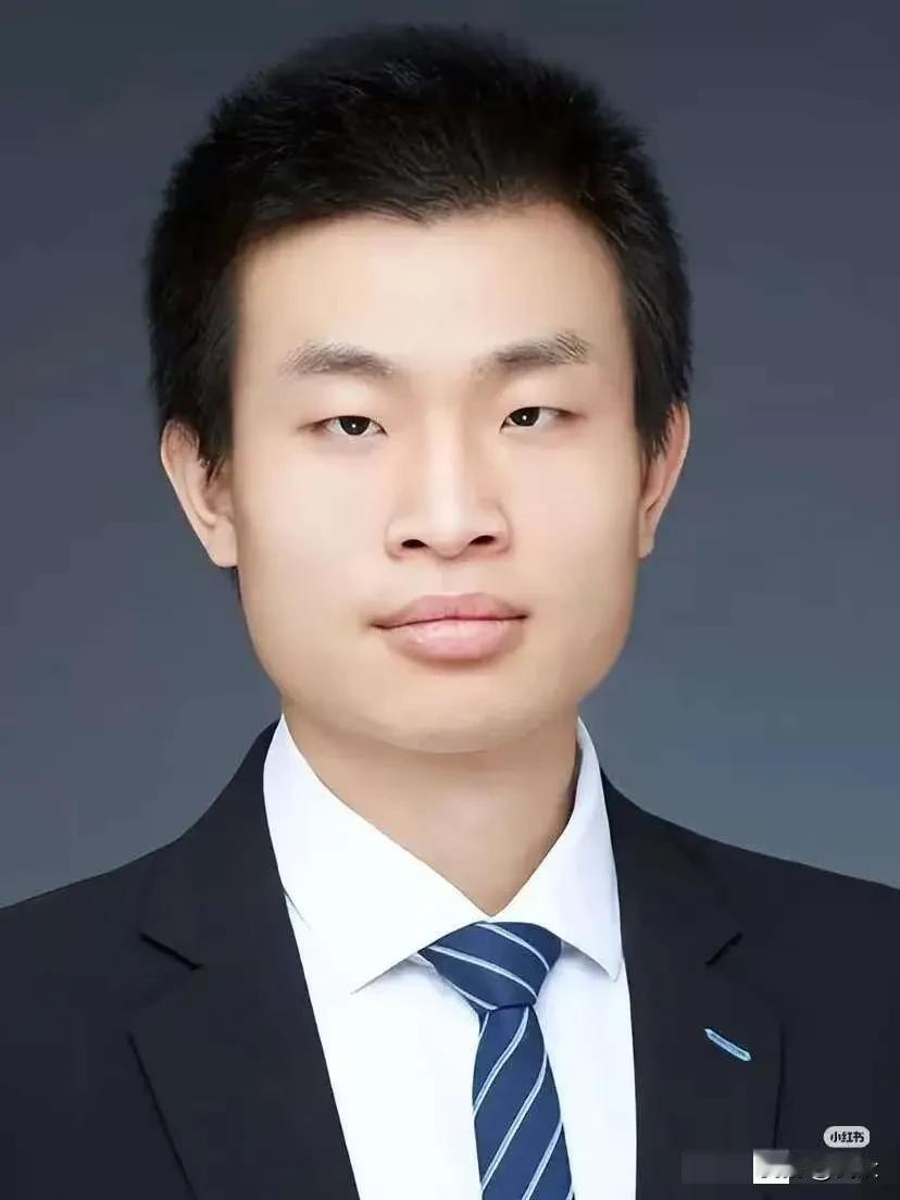 学术圈的遮羞布，终于被扯下来了。

34岁韦东奕，一巴掌打醒了谁？

如今的学术