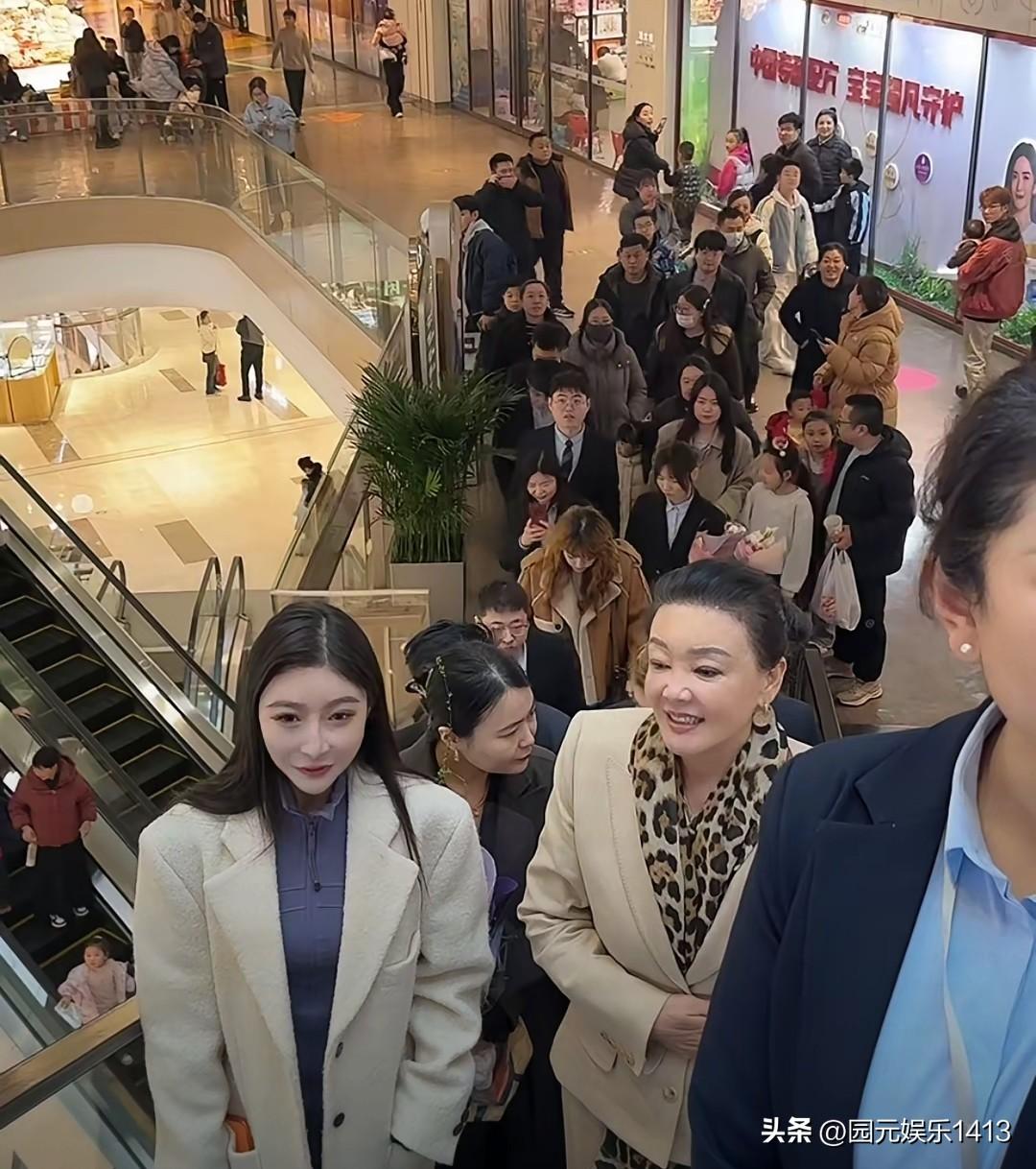 张兰就是“战兰”一点不受儿子影响。可怜天下父母亲，母亲永远为儿子着想，永远不会记