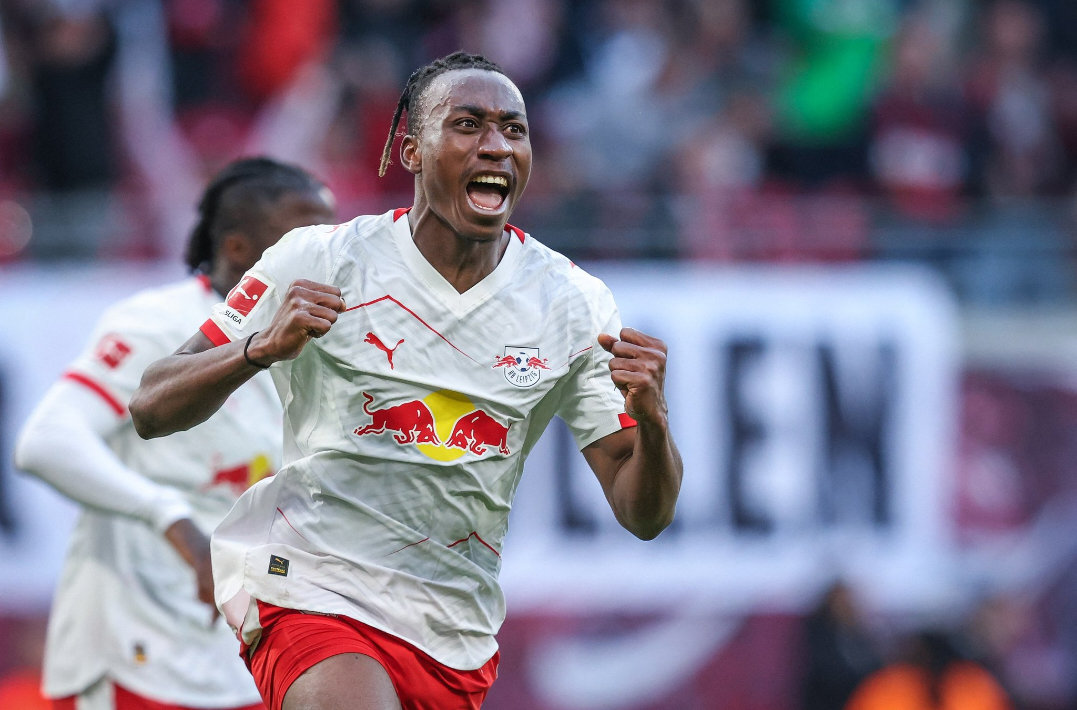 罗曼诺：除了英超俱乐部（利物浦、曼联）之外，拜仁和巴黎也在关注扬·迪奥曼德，并且