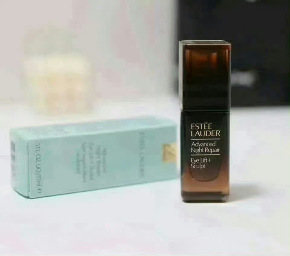 咬牙入的雅诗兰黛微雕眼霜，值回票价了！✨作为常年被“肿眼泡+眼周细纹”困扰的人，