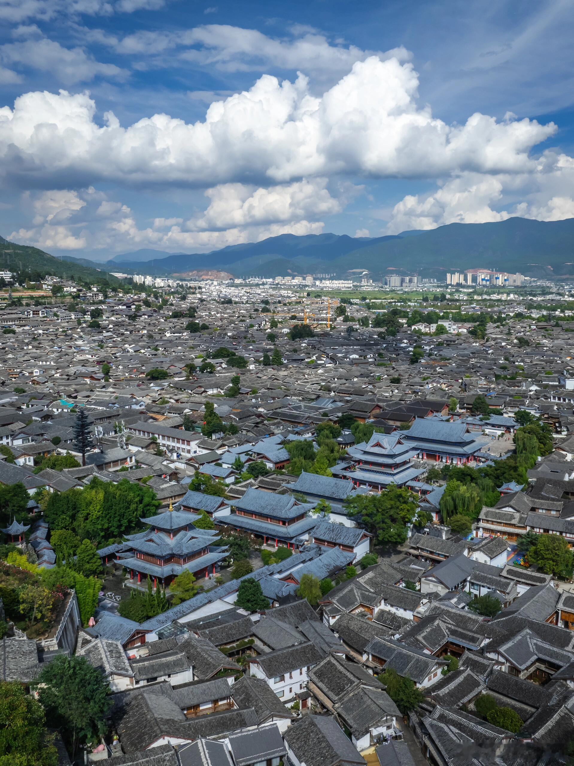 文化中国行走进丽江古城走进一段被岁月偏爱的旅程，于山水之间寻一抹灵动，于古意之中