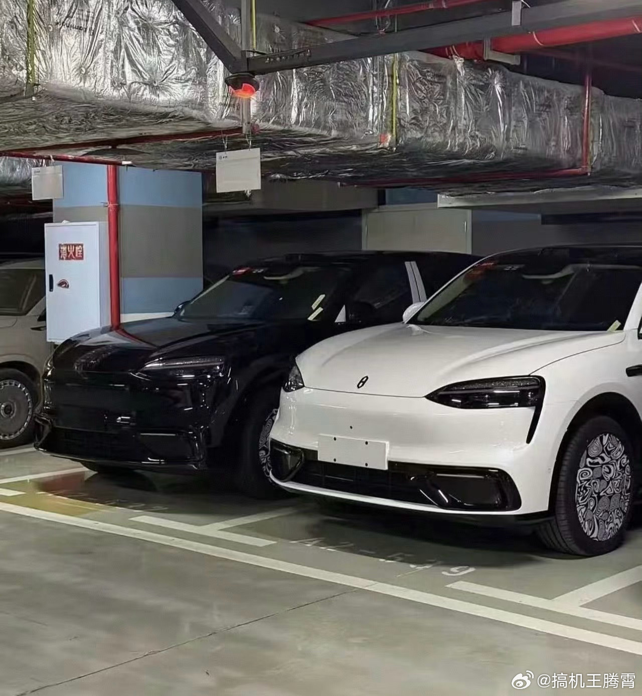 【问界M6无伪装最新谍照曝光】这次曝光的主要是白色和黑色实车，该说不说这黑武士版