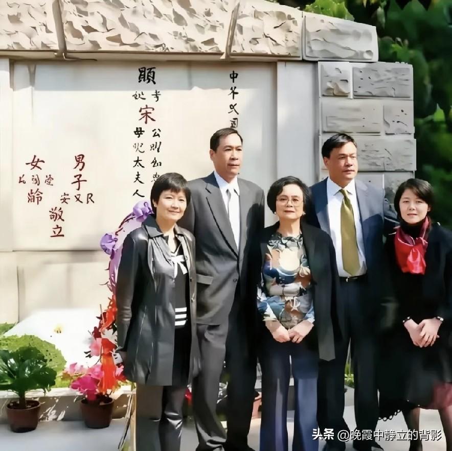 阔别故土多年，87岁宋琼颐重返上海祭祖，内心会是怎样一番感慨？