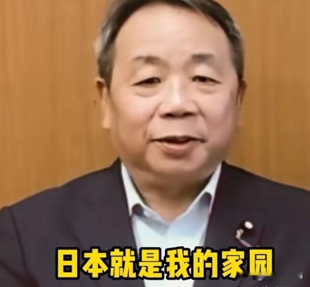 石平本是土生土长的中国人，1962年出生在四川的普通家庭。从小接受祖国的教育，凭