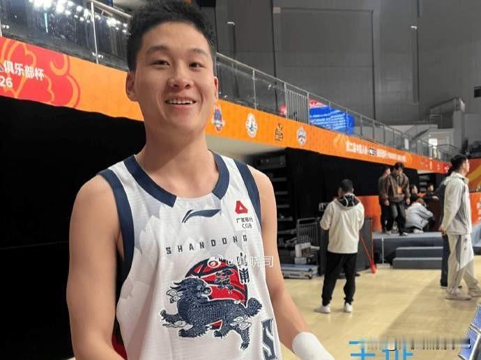 山东能逆转，赢在了关键时刻总有人能站出来！
昨晚山东从落后14分到逆转20分取胜