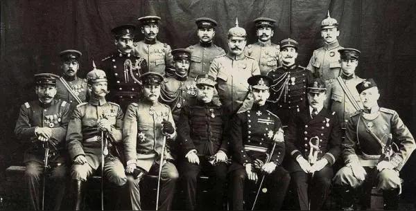 当年的八国联军，今天依然是我族主要对手。在中国日益复兴壮大的形势下，它们以单个论