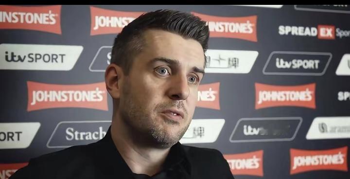 昨晚塞尔比输给吴宜泽止步16强，让人大跌眼镜的是他居然在比赛中失态，怒砸球杆，赛