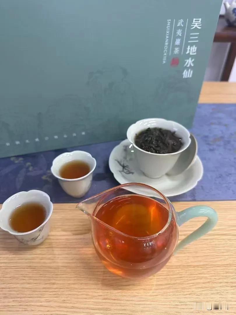 下午茶品吴三地水仙的甘滑清爽[呲牙]