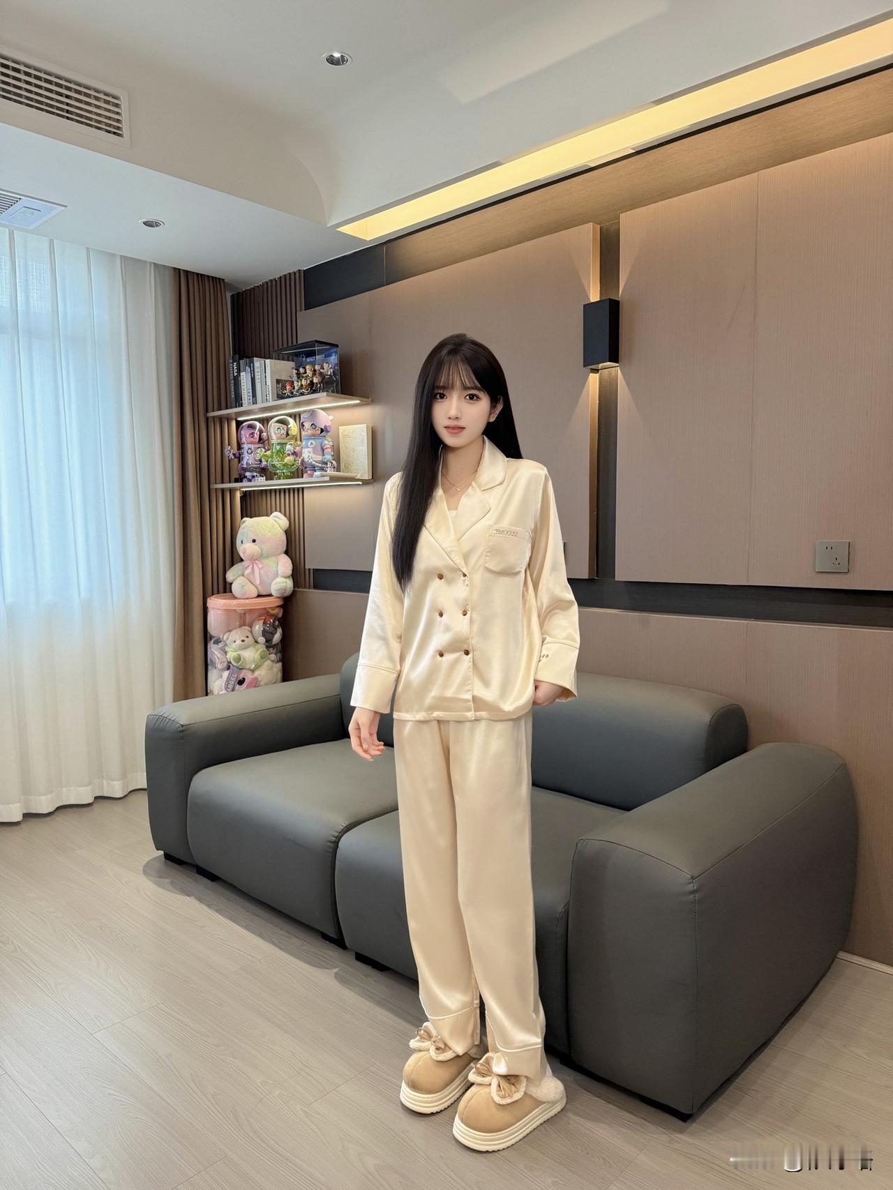 当你经历越多
越会发现
幸福不是多么宏大
而是爱具体的人
做具体的事
在焦虑时代