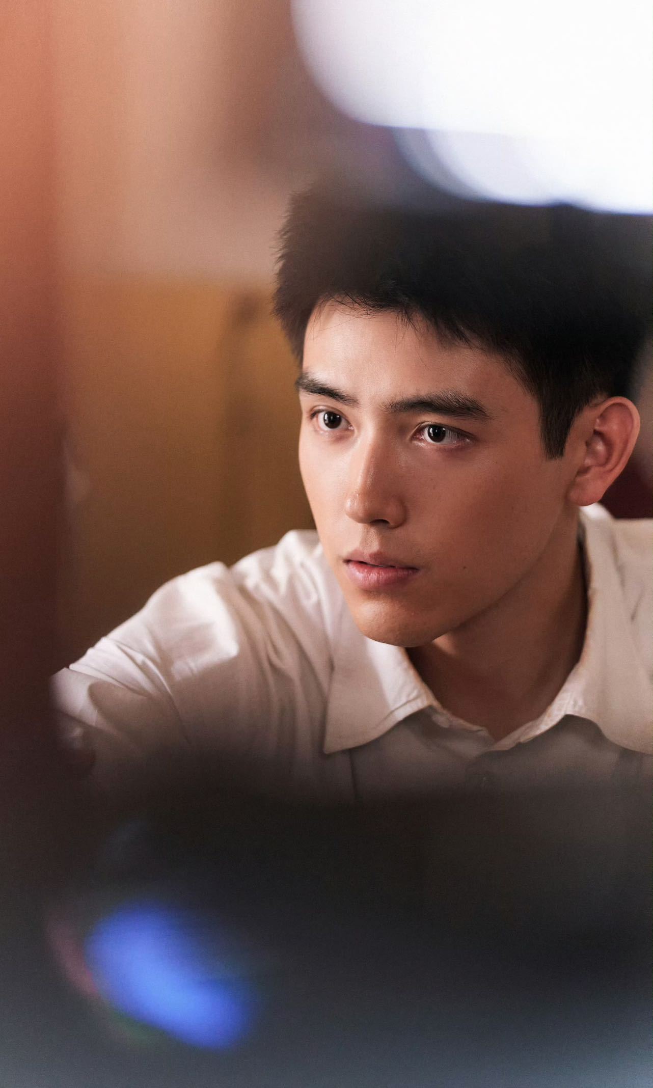 陈红点赞陈飞宇粉丝 陈红：让我看看是谁在夸我儿子。看完：嗯，说得对，我儿子确实长