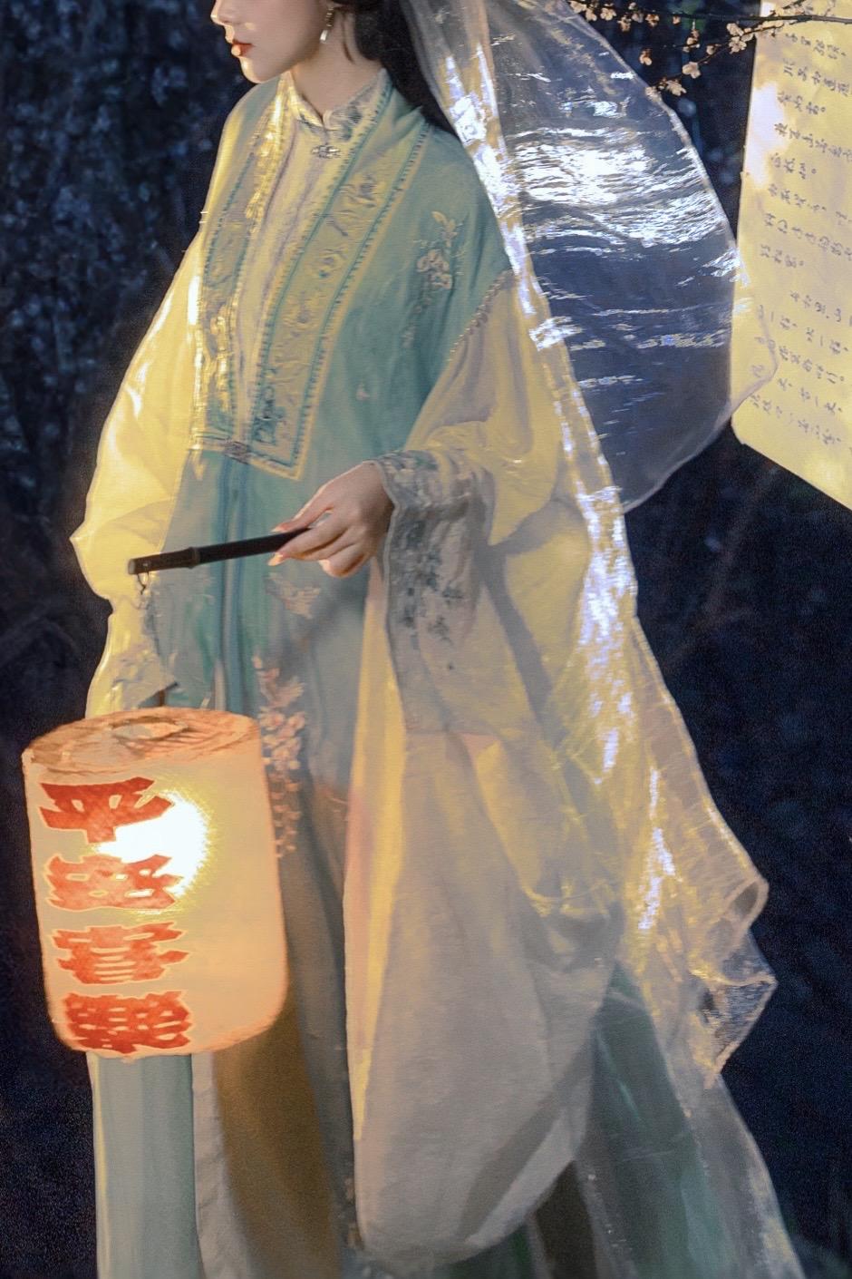 可怜金玉质。🧚🏻‍♀️