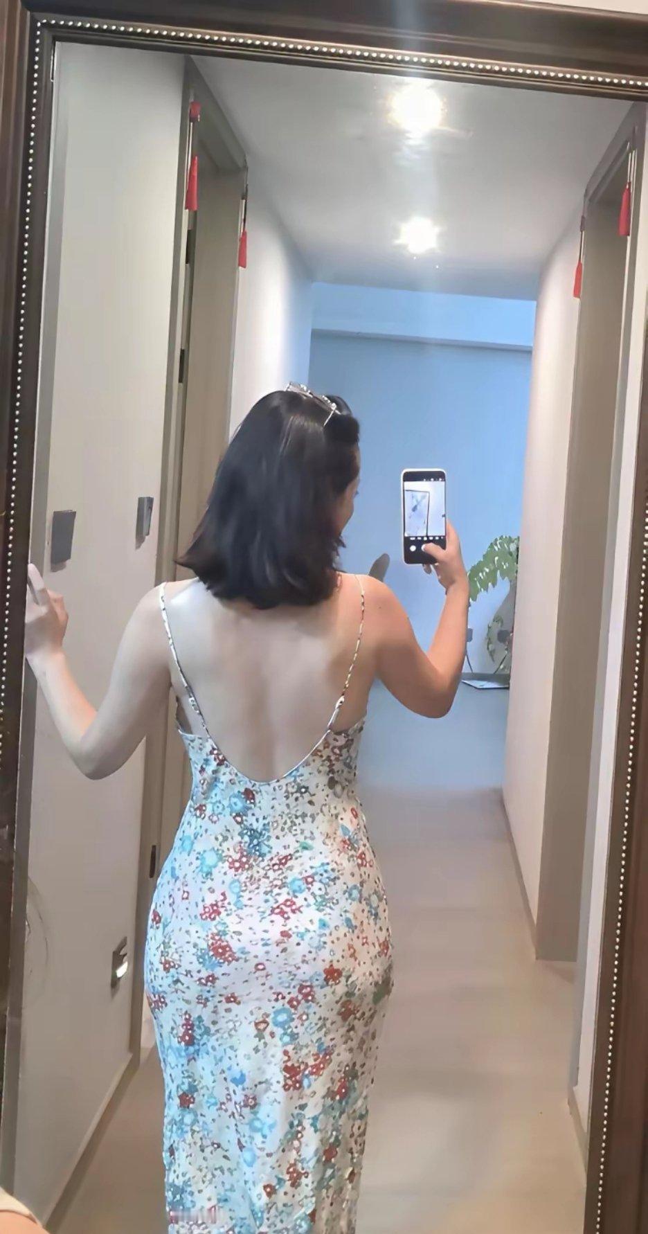碎花和露背裙，就是手机像素不咋地点赞关注抽6个现金红包🧧 