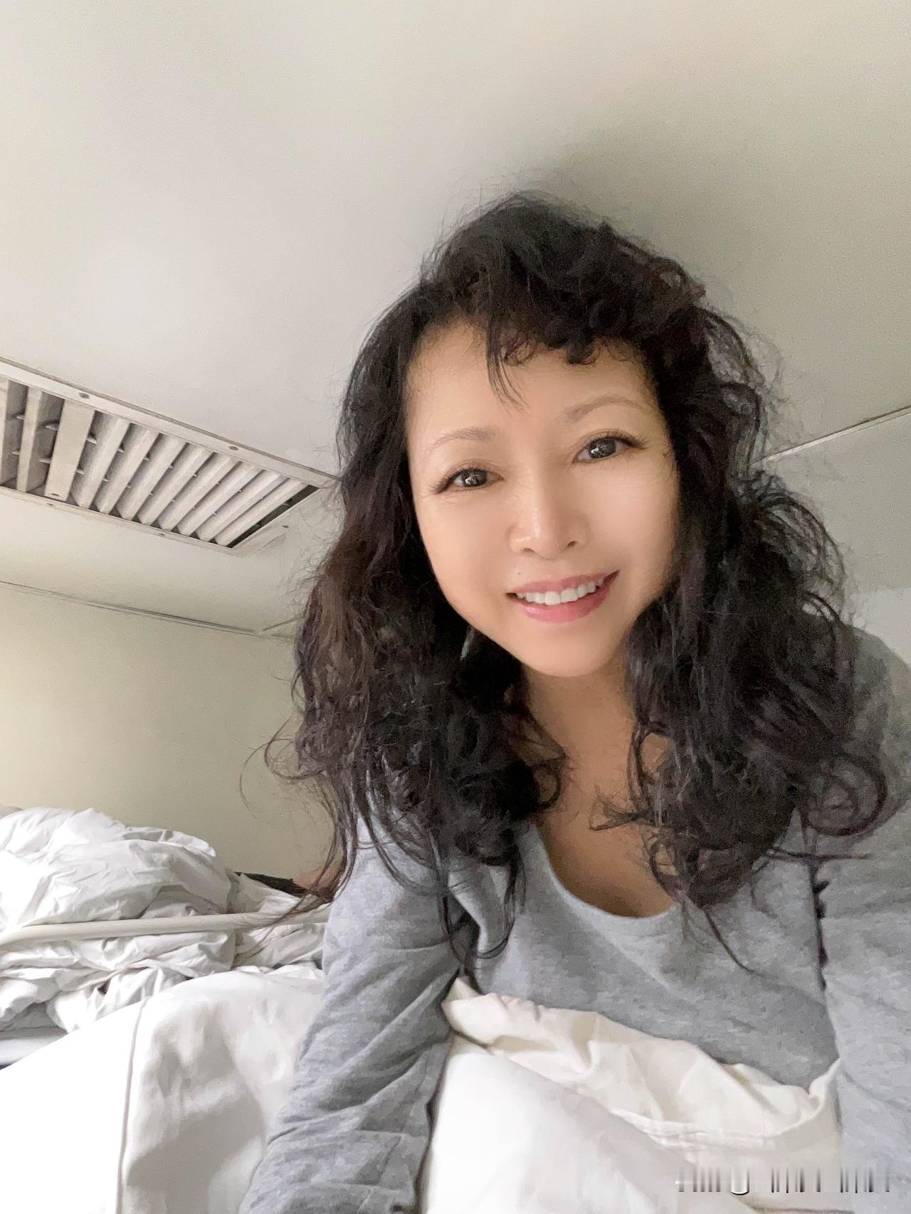 我们今天下午的火车离开南宁。
早上九点半出门去沃尔玛（南宁朝阳印象城店，这几天基