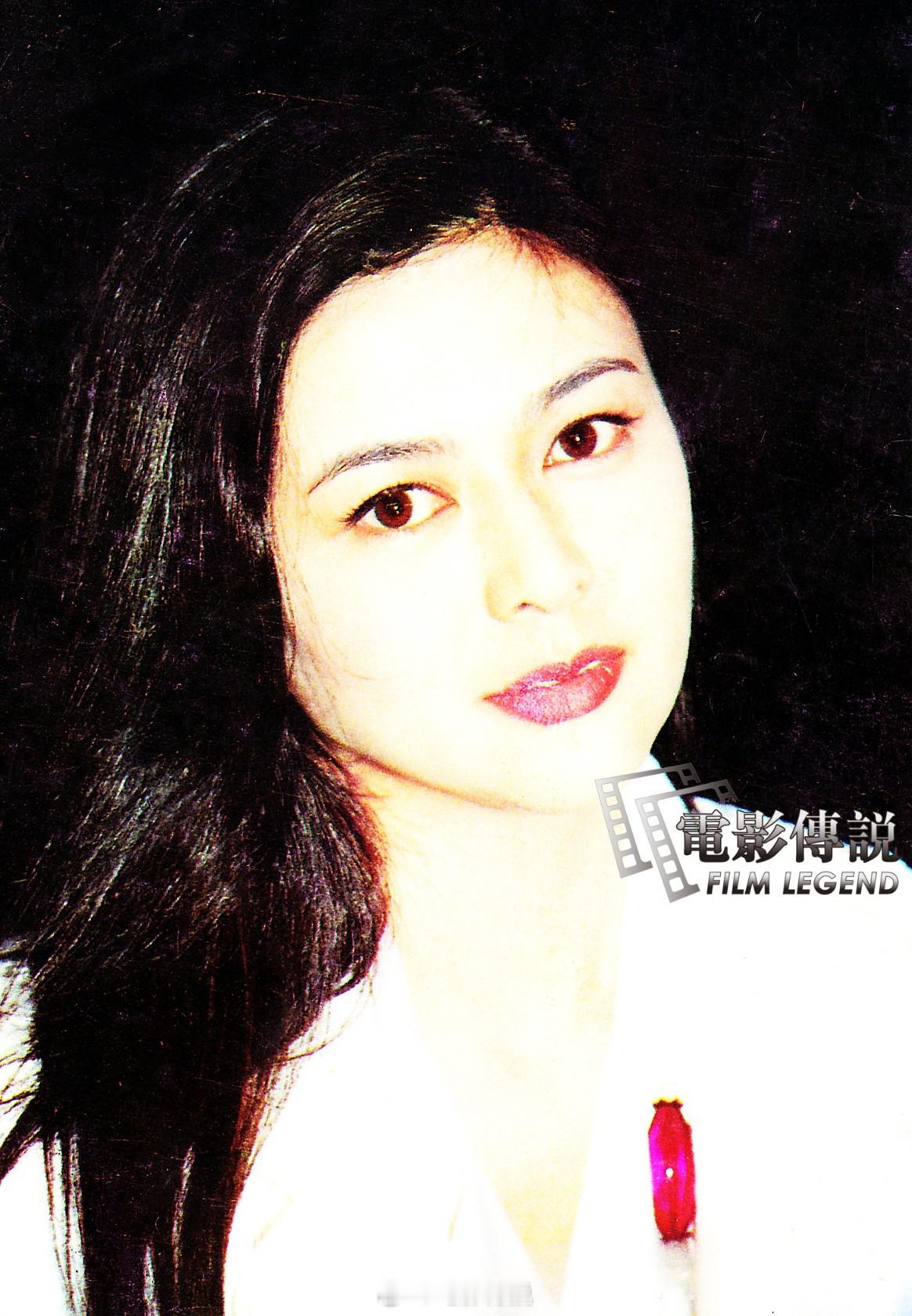 #電影傳說扫描# 1993年，#关之琳# 在上海参加电影《黄飞鸿之狮王争霸》的首