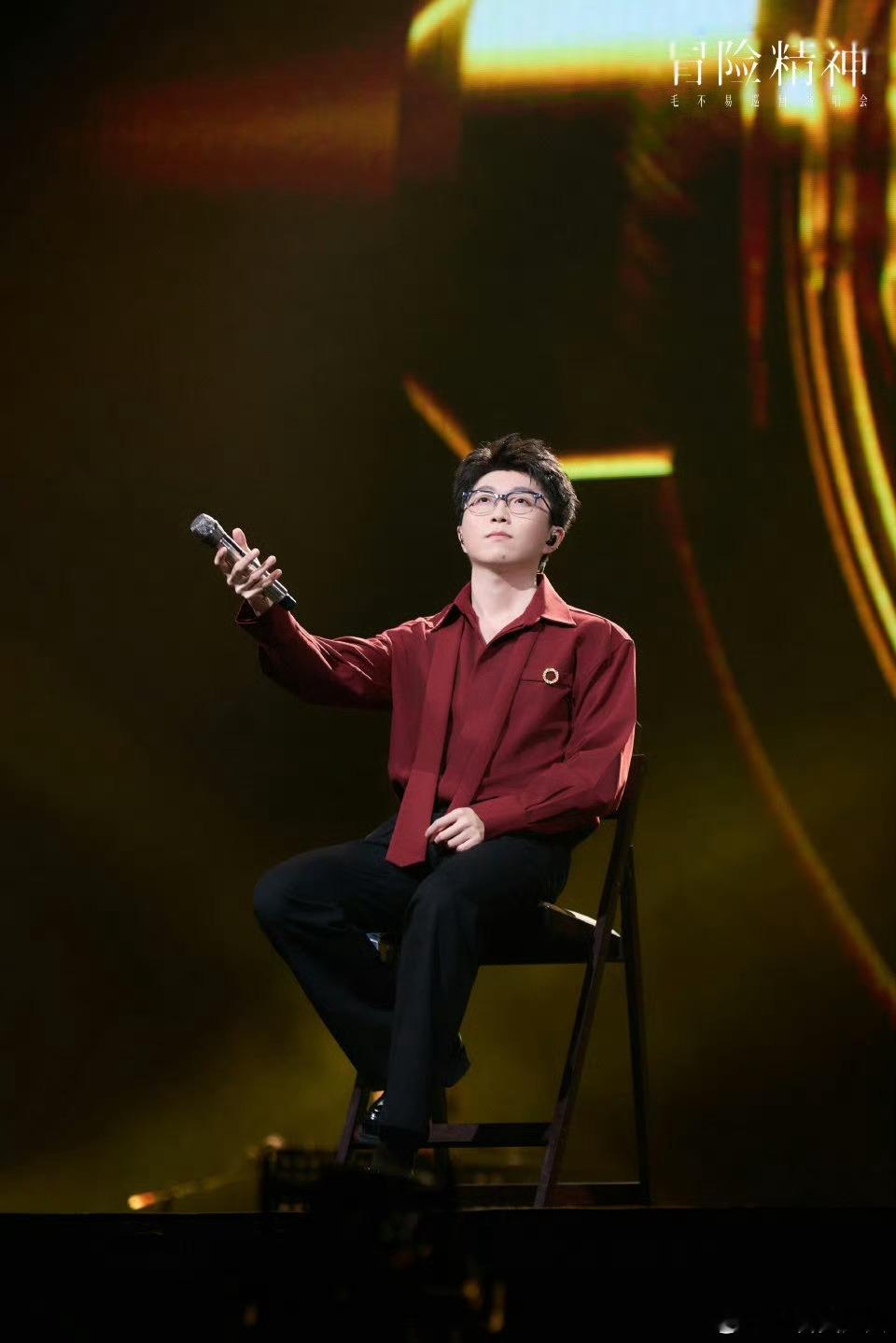 谁懂毛不易这几首歌对考生的杀伤力谁懂啊！备考到深夜的崩溃时刻，毛不易的歌一响起就