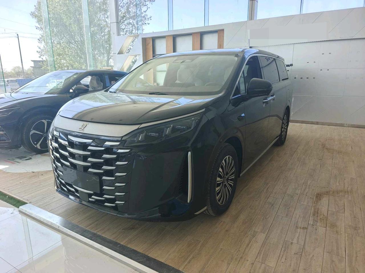 库存新车
比亚迪 2025款 夏 DM-i 1.5T 无级 180km 卓越型 