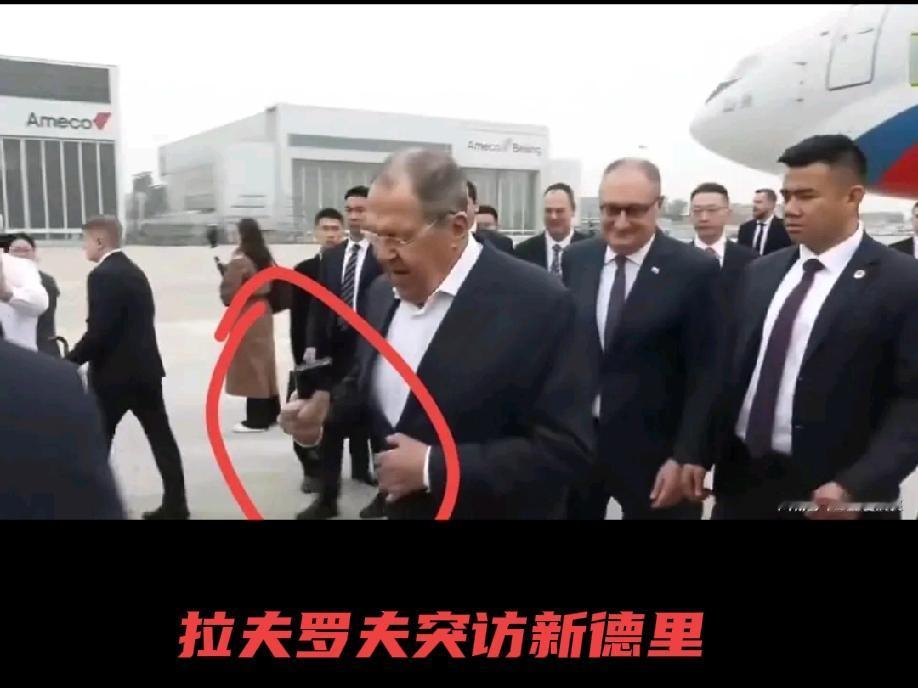 特朗普访华之际,为何俄罗斯提出要重启中俄印三方合作？！
         就在特